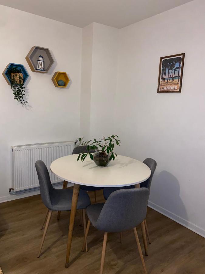 Superbe Appartement Au Calme Avec Parking Gratuit. Merignac  Luaran gambar