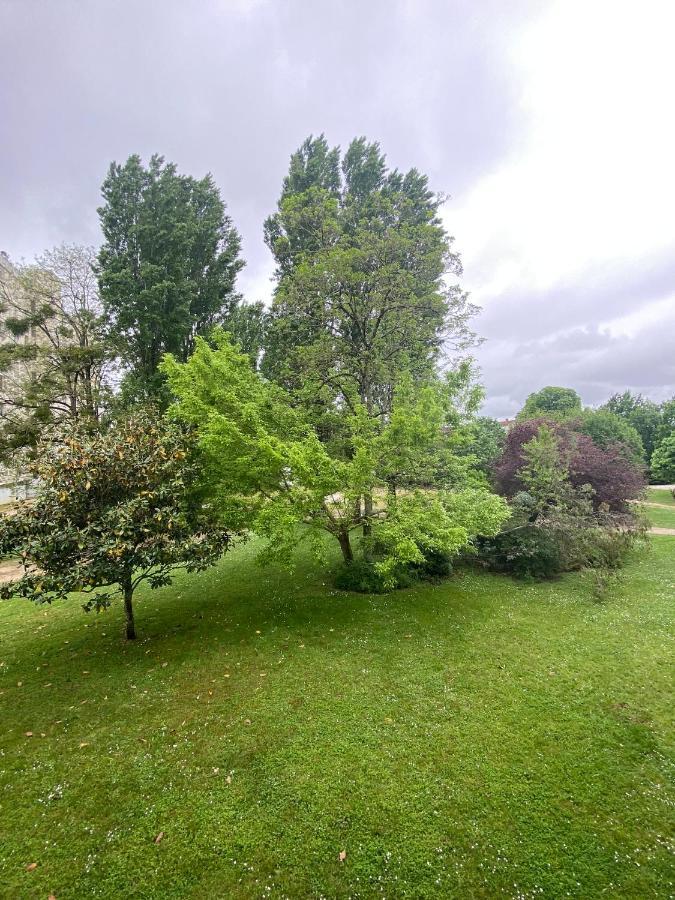 Superbe Appartement Au Calme Avec Parking Gratuit. Merignac  Luaran gambar